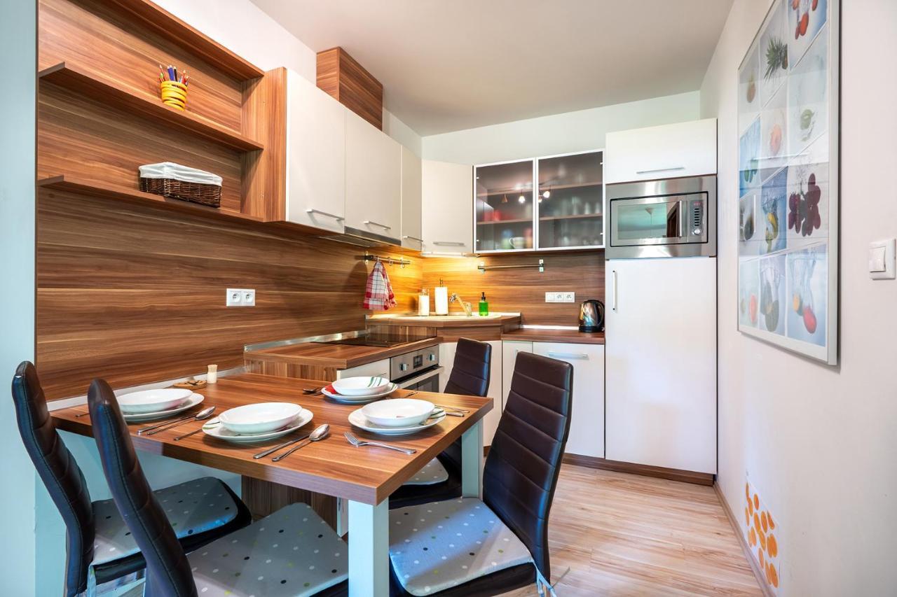 Apartment Emilka Tale-Wellness 5 Min-Balcony-Hiking-View Horna Lehota Exterior photo